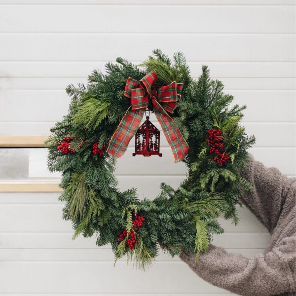 Fresh Winter Charm Wreath